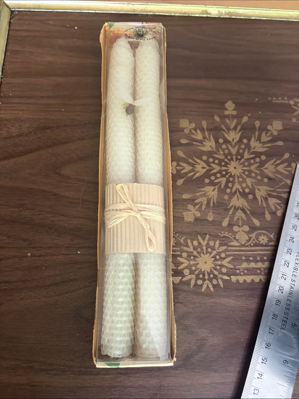 Deadstock 90s/00s Ivory Honeycomb Beeswax Candle Gift Set in Sunflower Box
